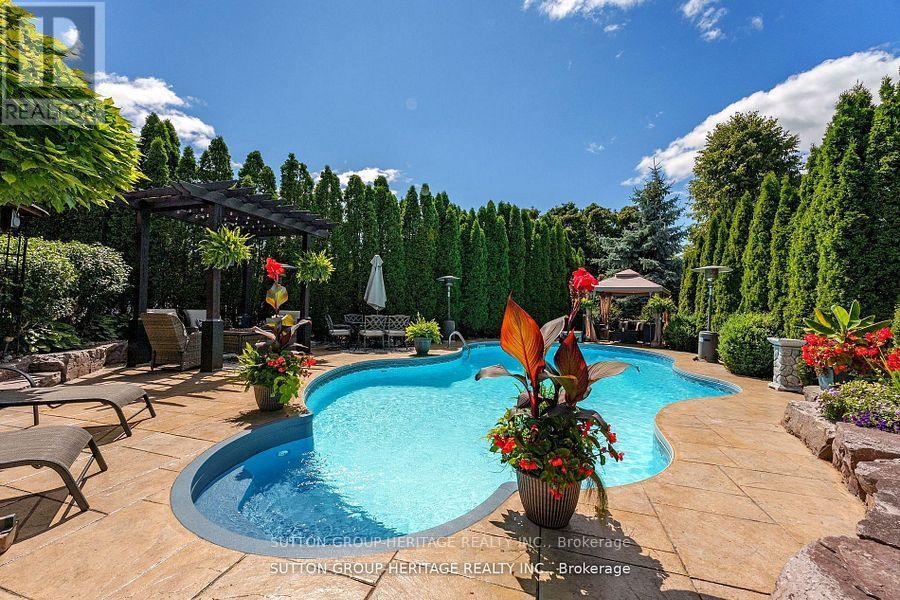 Property at 35 PONDMEDE CRESCENT image 1