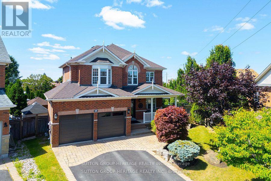 Property at 35 PONDMEDE CRESCENT image 2