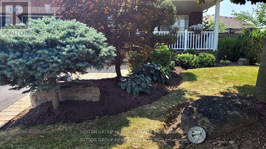 Property at 35 PONDMEDE CRESCENT image 5