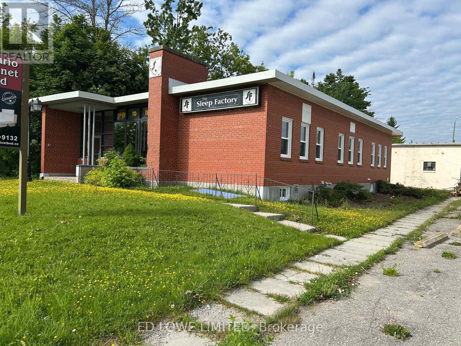 333 Forest Avenue S, Orillia, Ontario  L3V 3Y9 - Photo 2 - S12369195