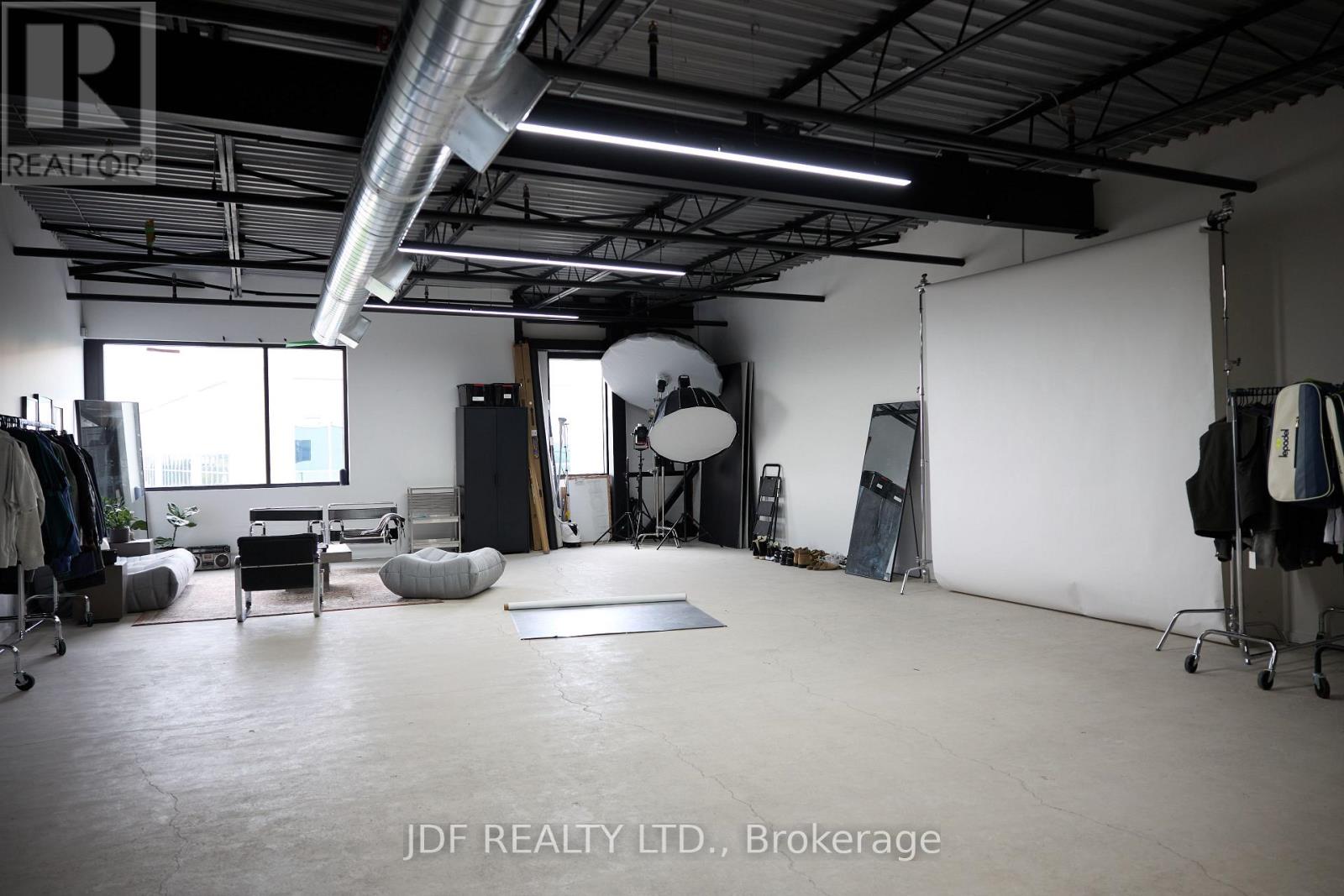 16/17 - 5270 Solar Drive, Mississauga (Airport Corporate), Ontario  L4W 5M8 - Photo 8 - W12369147