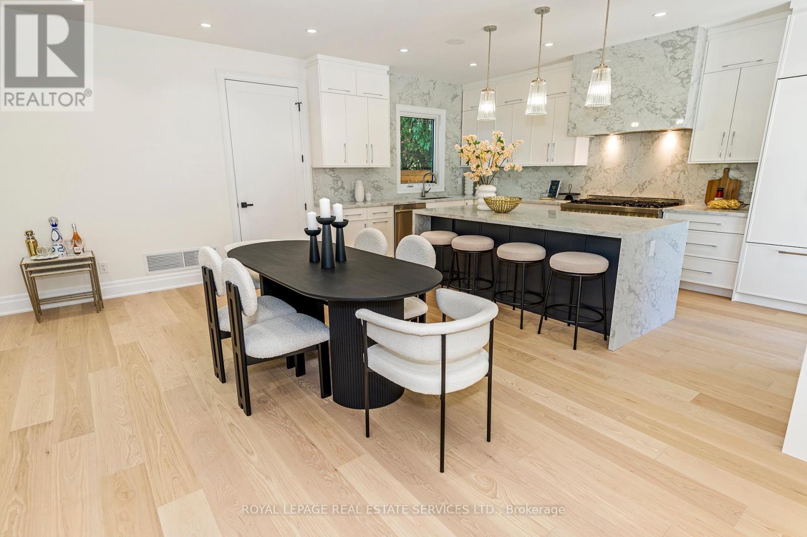 1618 Dogwood Trail, Mississauga, Ontario  L5G 3A5 - Photo 11 - W12369159
