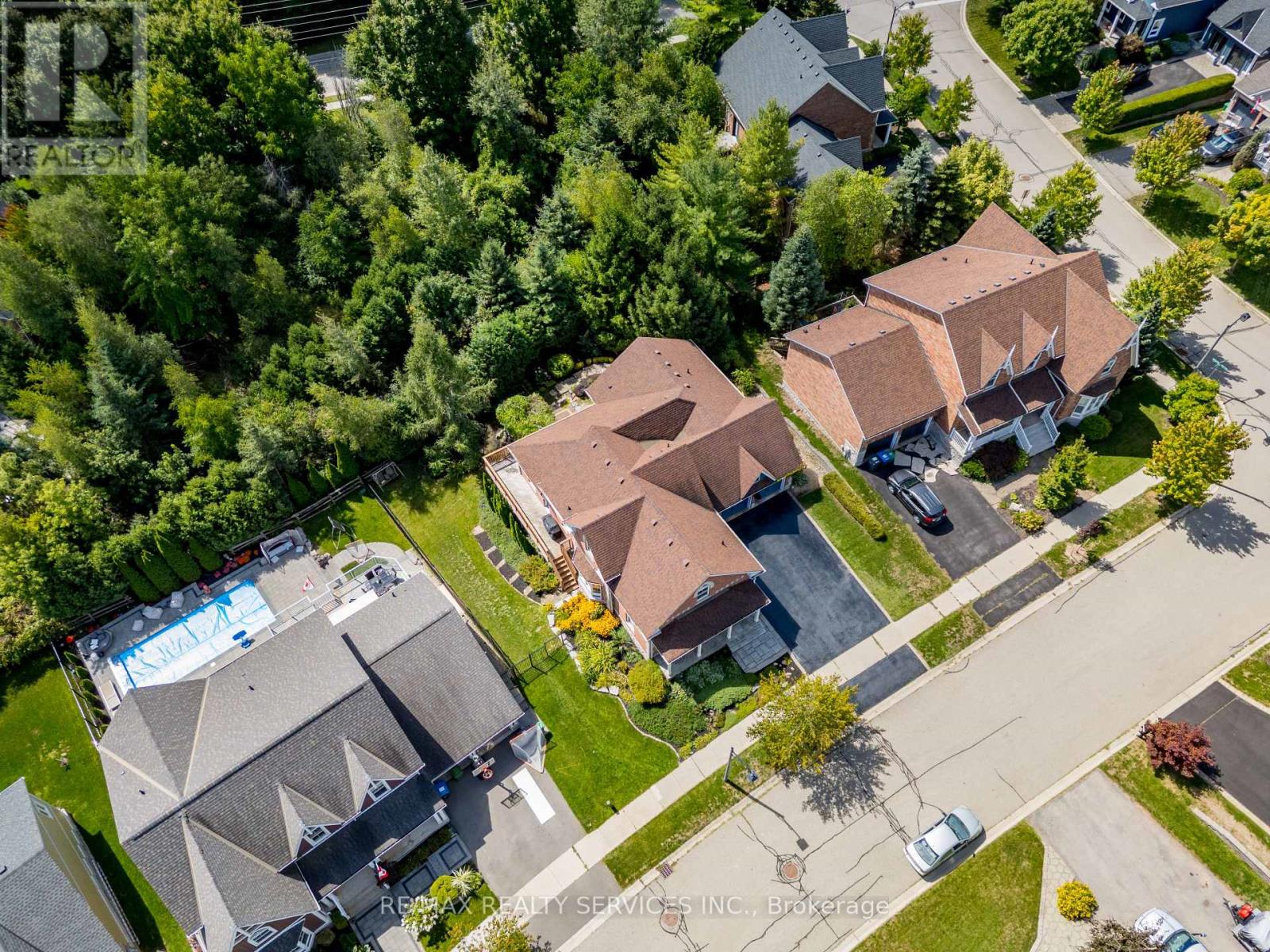 74 North Riverdale Drive, Caledon, Ontario  L7C 1L1 - Photo 50 - W12369222
