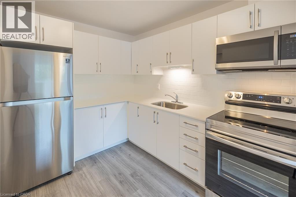 141 Kipling Avenue, Kitchener, Ontario  N2C 2B8 - Photo 3 - 40758535