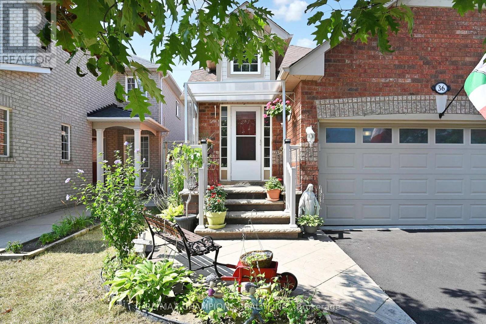 36 Baybrook Road, Brampton, Ontario  L7A 1M1 - Photo 3 - W12365221