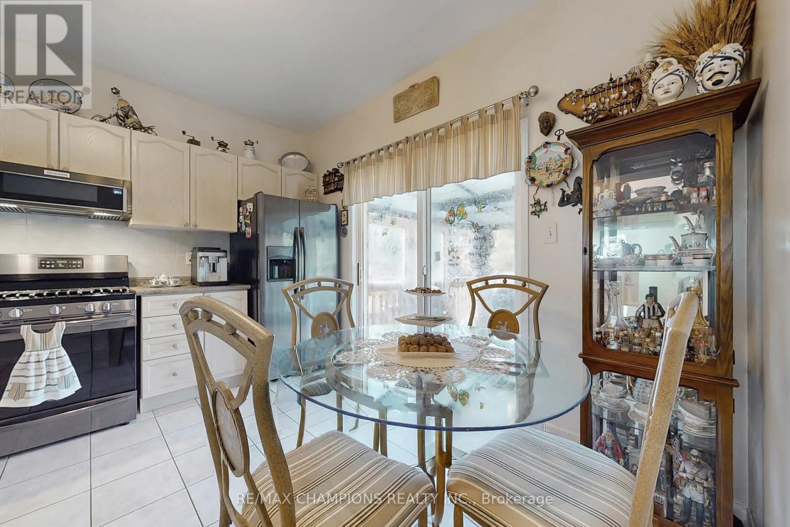 36 Baybrook Road, Brampton, Ontario  L7A 1M1 - Photo 13 - W12365221
