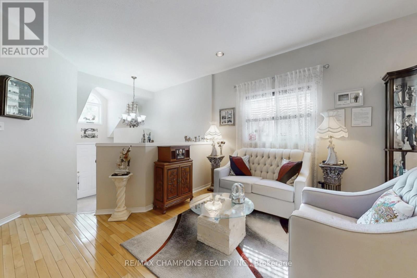 36 Baybrook Road, Brampton, Ontario  L7A 1M1 - Photo 7 - W12365221