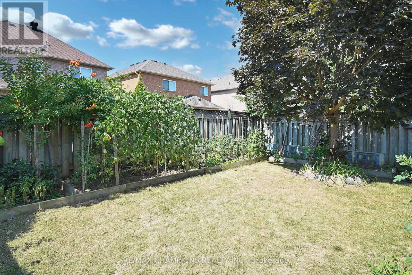 36 Baybrook Road, Brampton, Ontario  L7A 1M1 - Photo 48 - W12365221