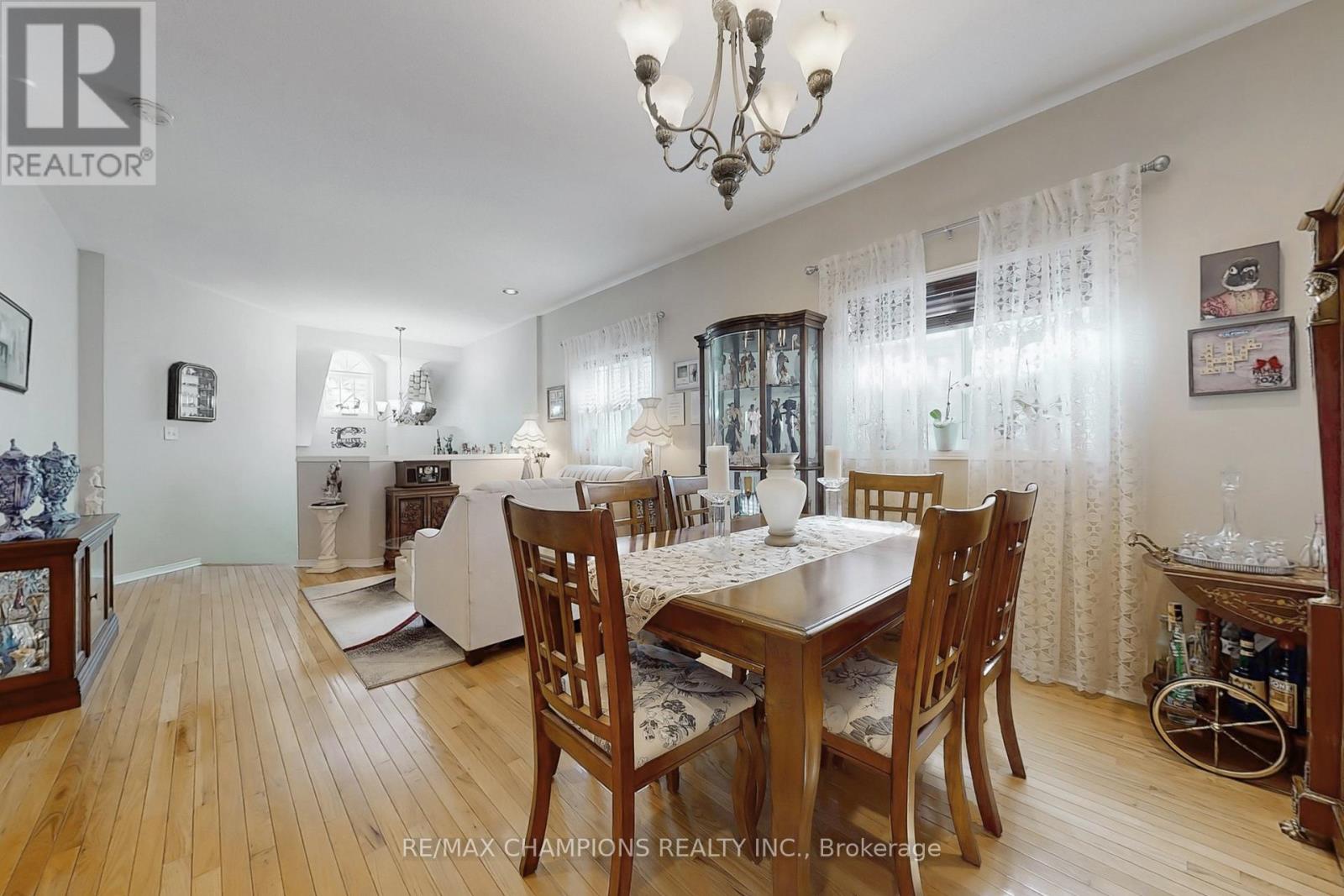 36 Baybrook Road, Brampton, Ontario  L7A 1M1 - Photo 10 - W12365221