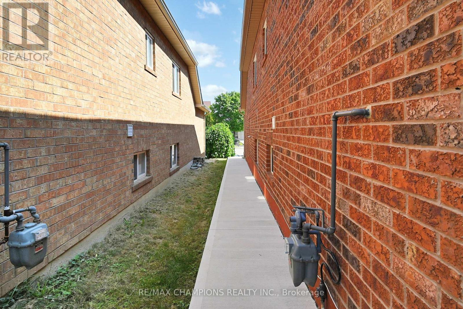 36 Baybrook Road, Brampton, Ontario  L7A 1M1 - Photo 49 - W12365221