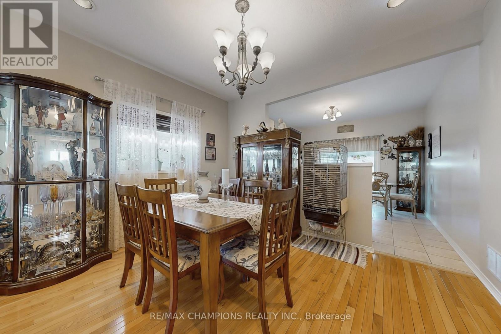 36 Baybrook Road, Brampton, Ontario  L7A 1M1 - Photo 9 - W12365221