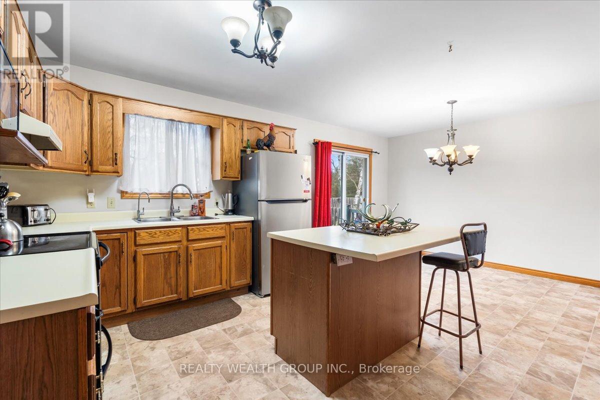 72 Halloway Road, Quinte West, Ontario  K0K 3E0 - Photo 10 - X12369154