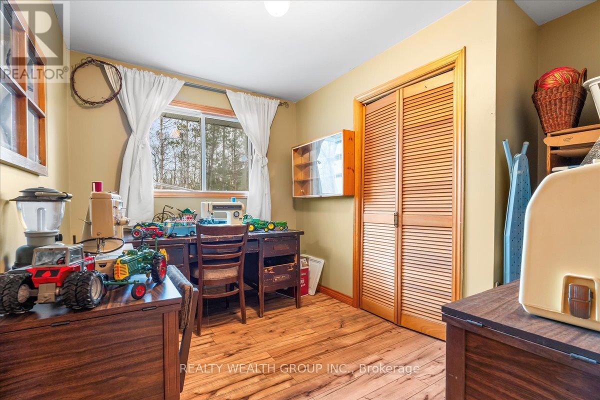 72 Halloway Road, Quinte West, Ontario  K0K 3E0 - Photo 14 - X12369154