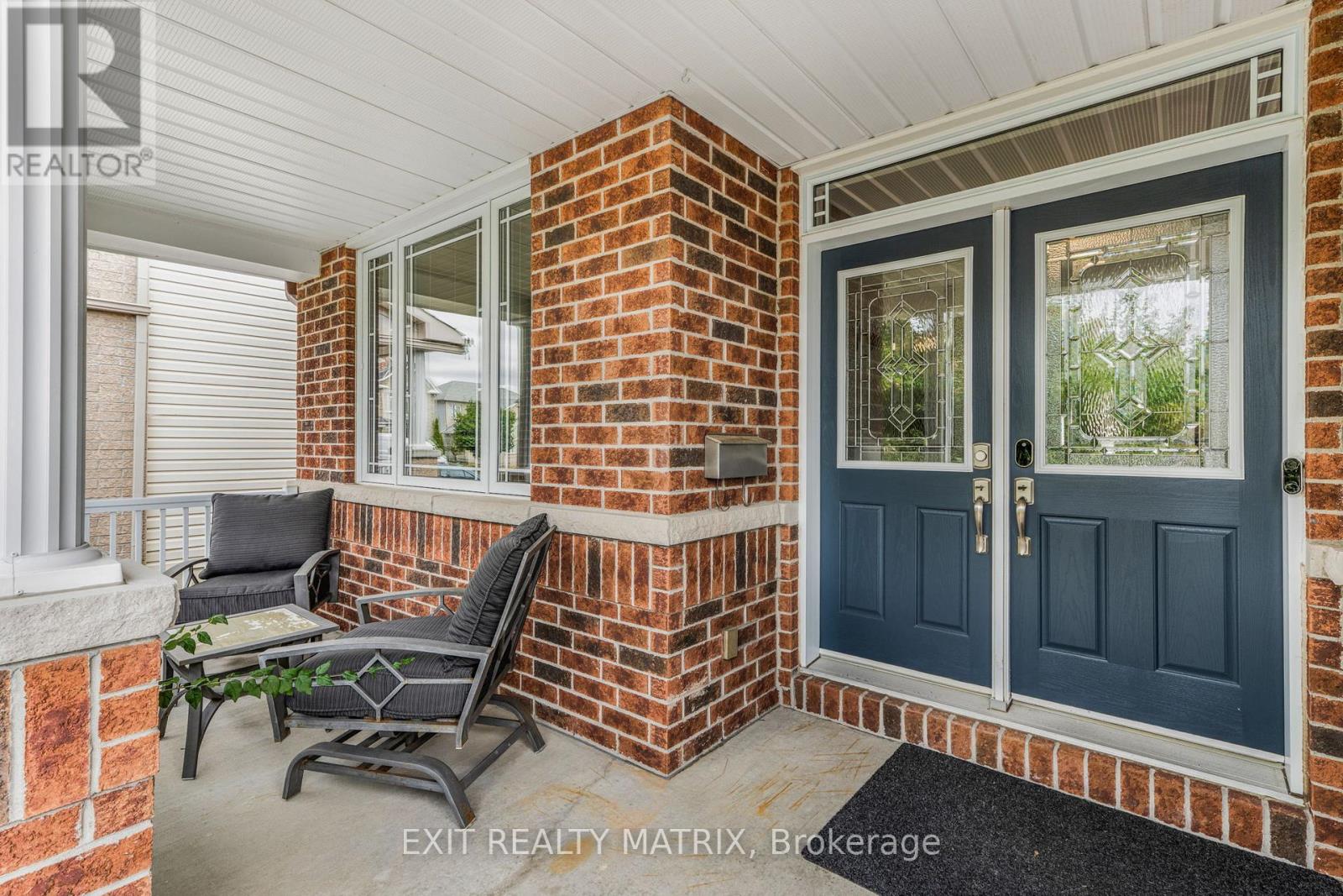Property at 352 OAKCREST WAY image 2