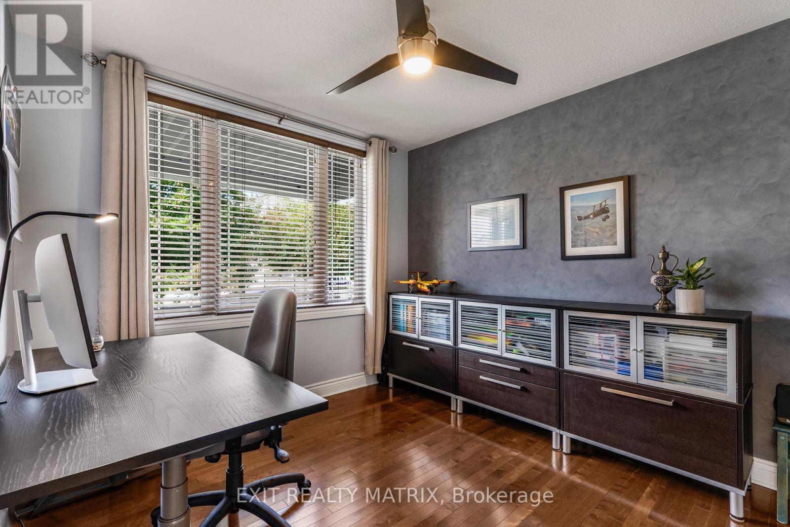 Property at 352 OAKCREST WAY image 4