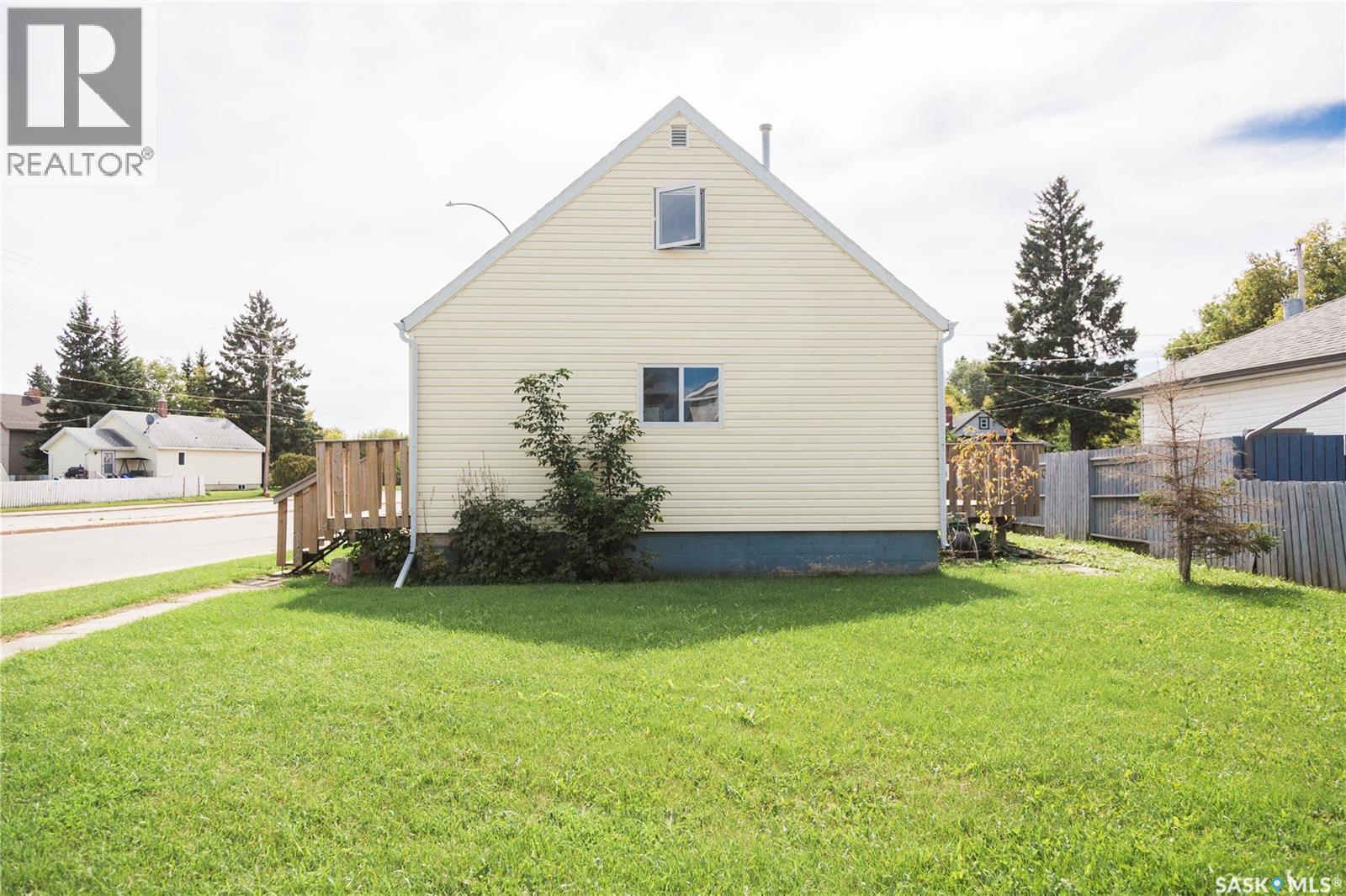 597 River Street E, Prince Albert, Saskatchewan  S6V 2J2 - Photo 2 - SK013197