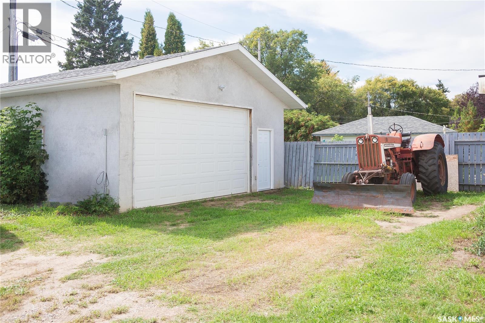 597 River Street E, Prince Albert, Saskatchewan  S6V 2J2 - Photo 3 - SK013197