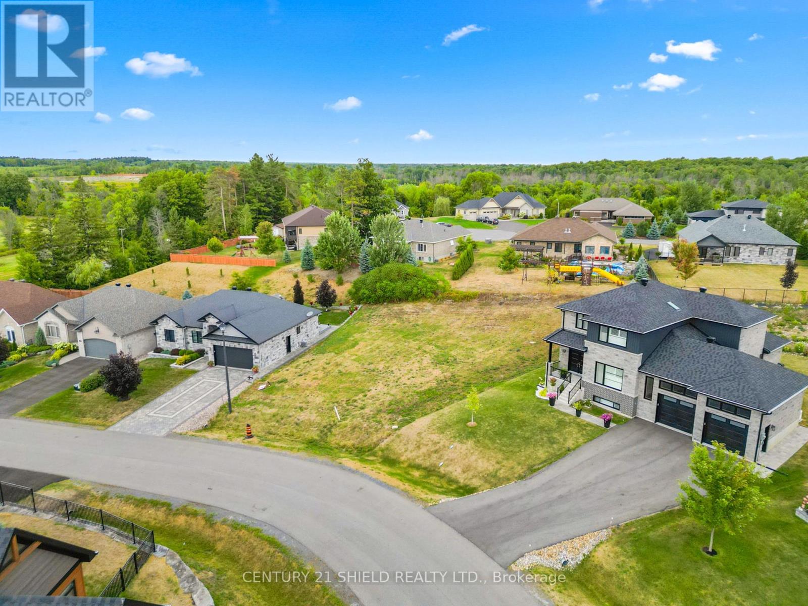 7 Matthew Kieran Crescent, South Stormont, Ontario  K0C 1P0 - Photo 6 - X12369235