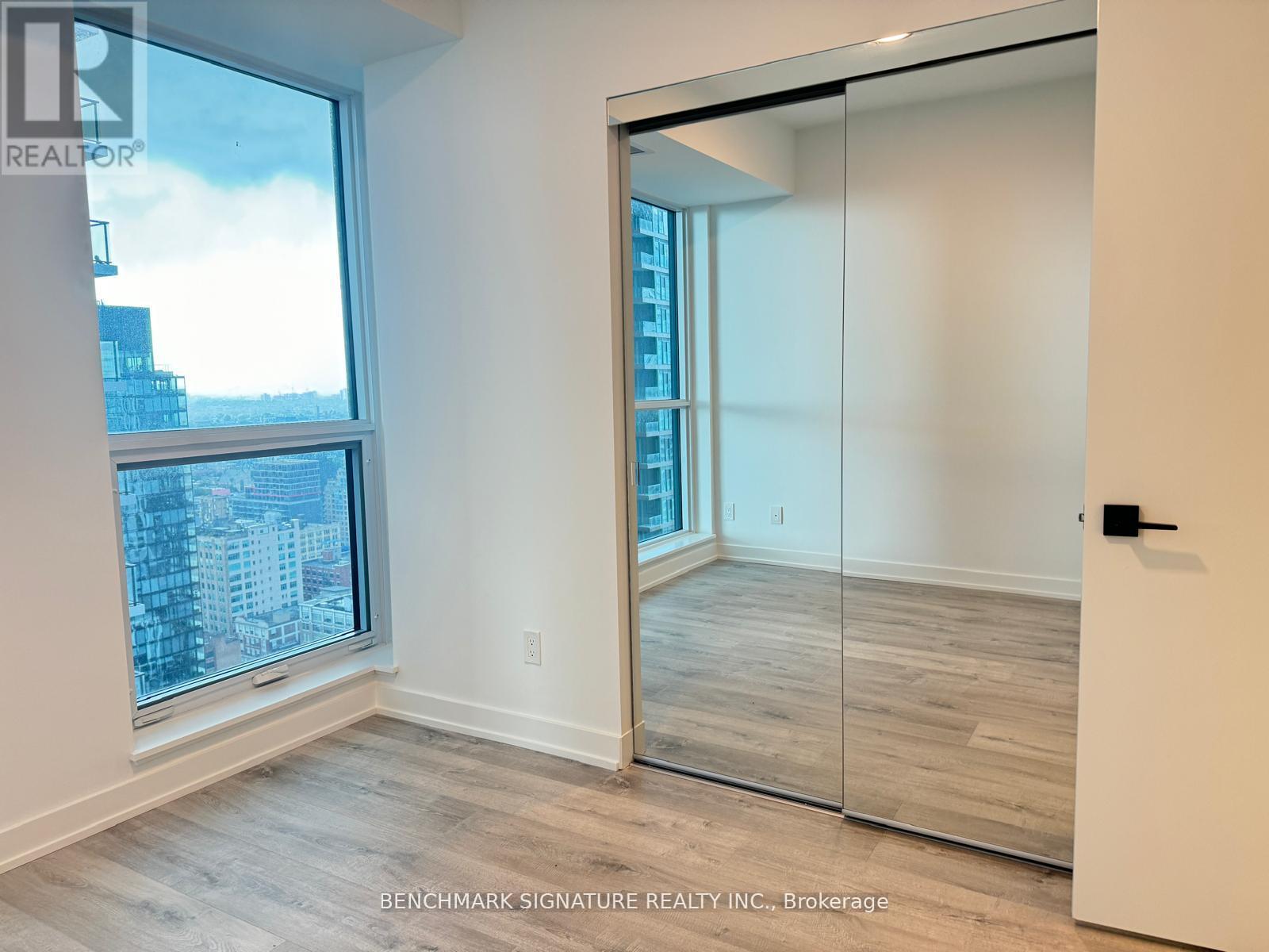 2605 - 327 King Street W, Toronto, Ontario  M5V 0W7 - Photo 6 - C12369242