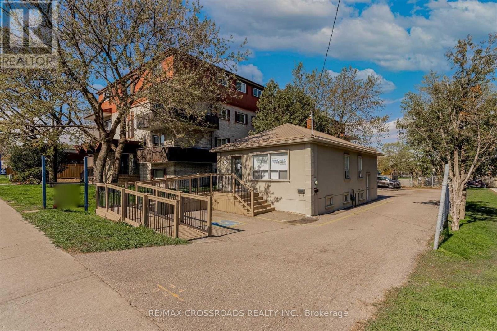 951 Simcoe Street N, Oshawa, Ontario  L1G 4W3 - Photo 1 - E12369245