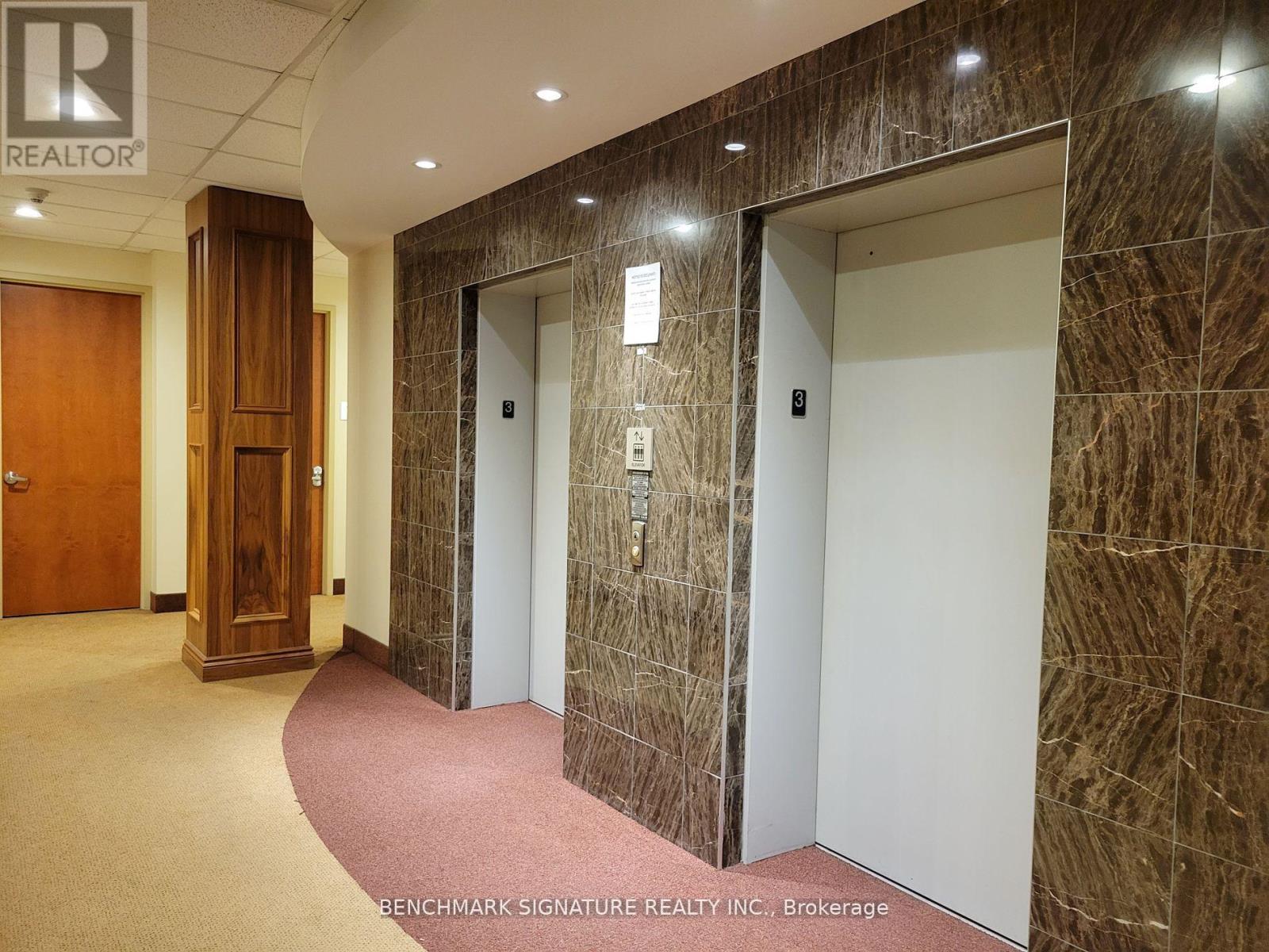 301 - 9140 Leslie Street, Richmond Hill, Ontario  L4B 0A9 - Photo 10 - N12369253