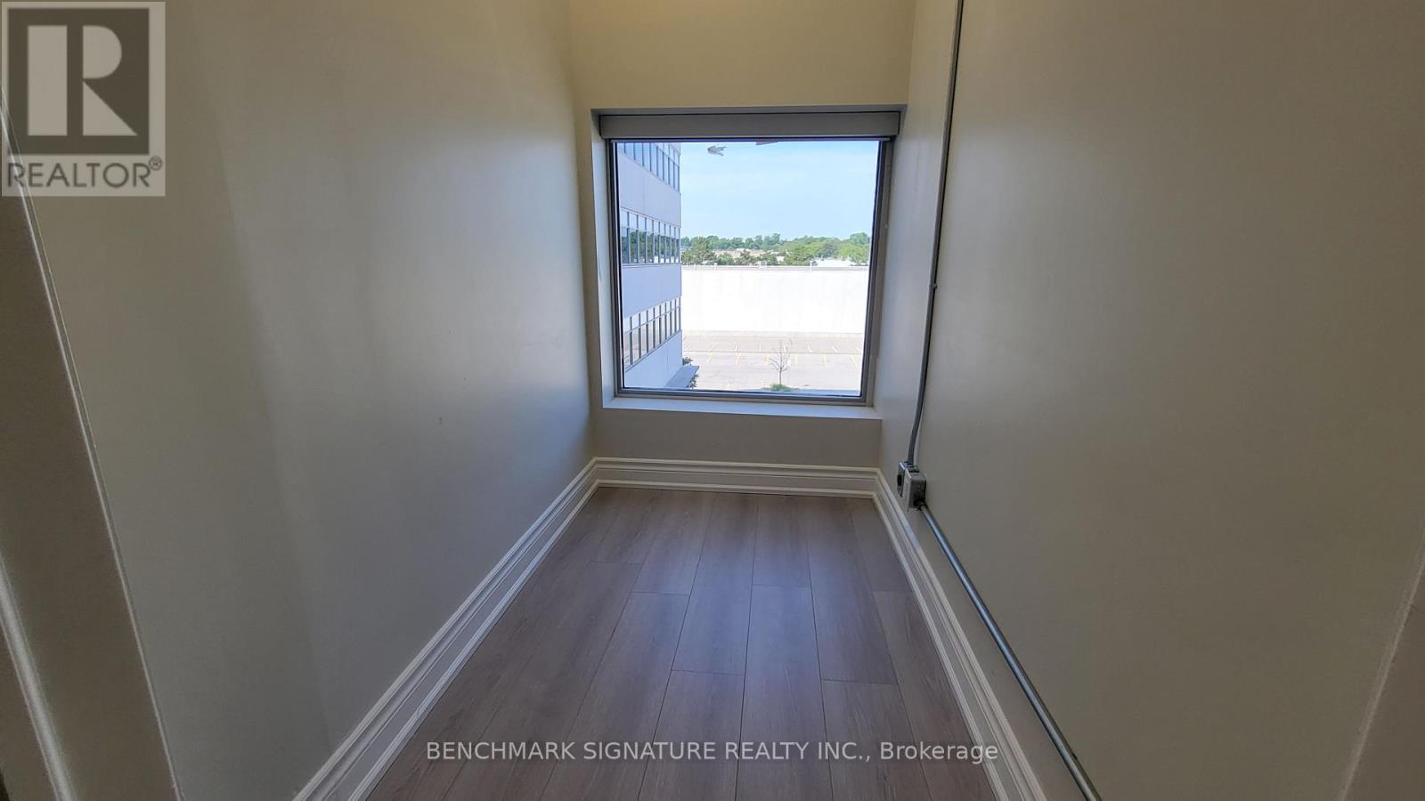 301 - 9140 Leslie Street, Richmond Hill, Ontario  L4B 0A9 - Photo 7 - N12369253