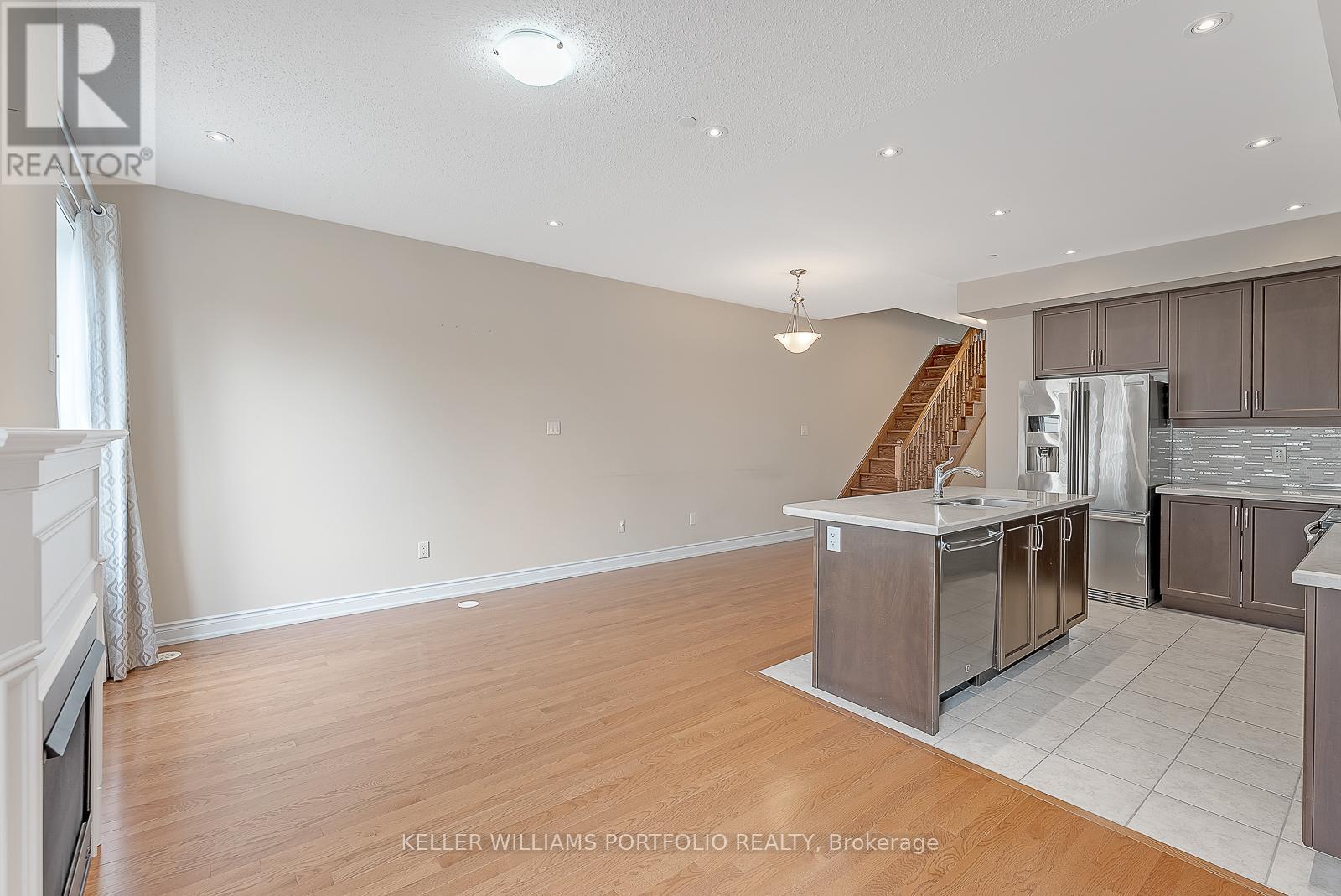 83 - 1331 Major Mackenzie Drive W, Vaughan, Ontario  L6A 4W4 - Photo 11 - N12369254