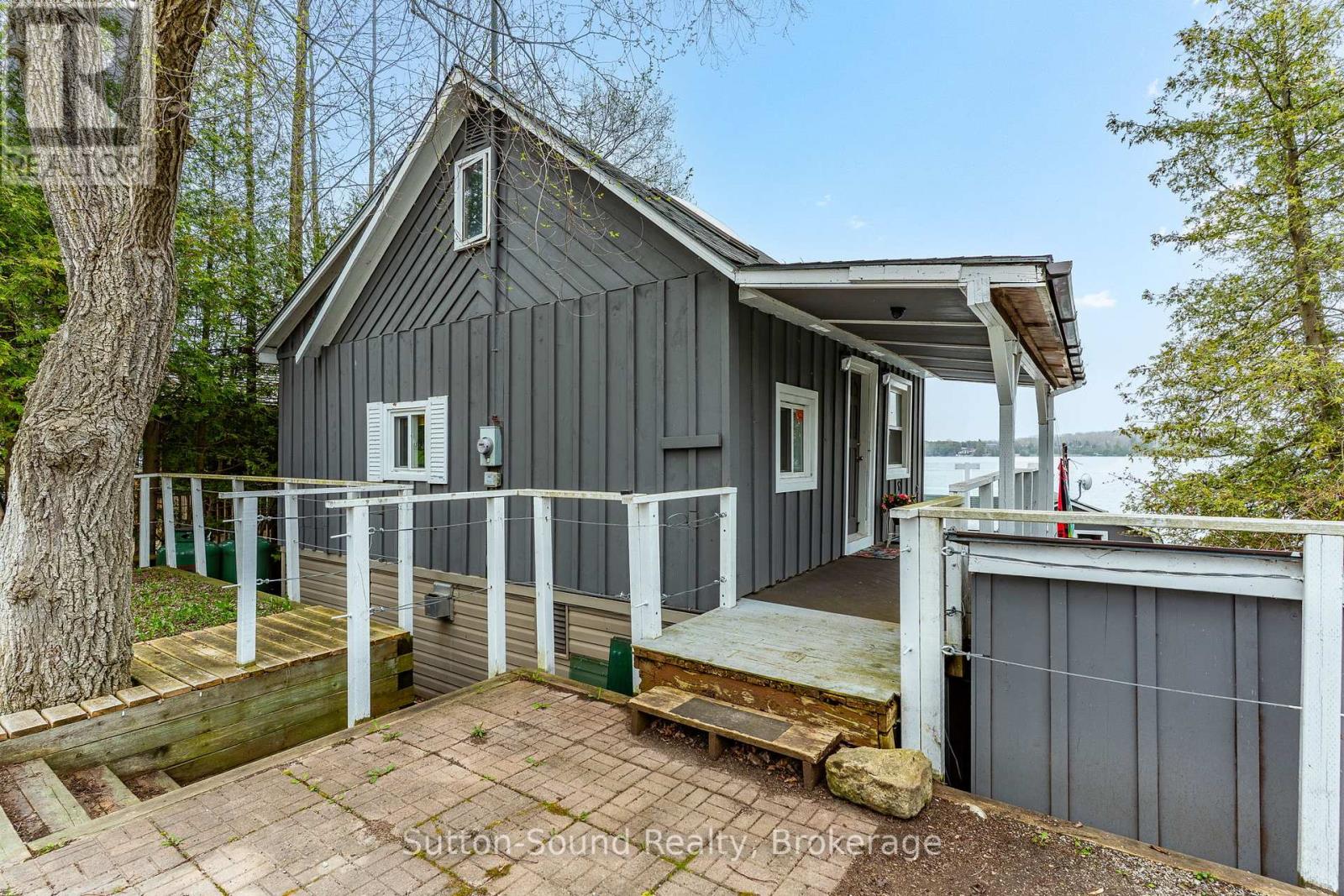 24 Islandview Drive, South Bruce Peninsula, Ontario  N0H 1A0 - Photo 9 - X12139984