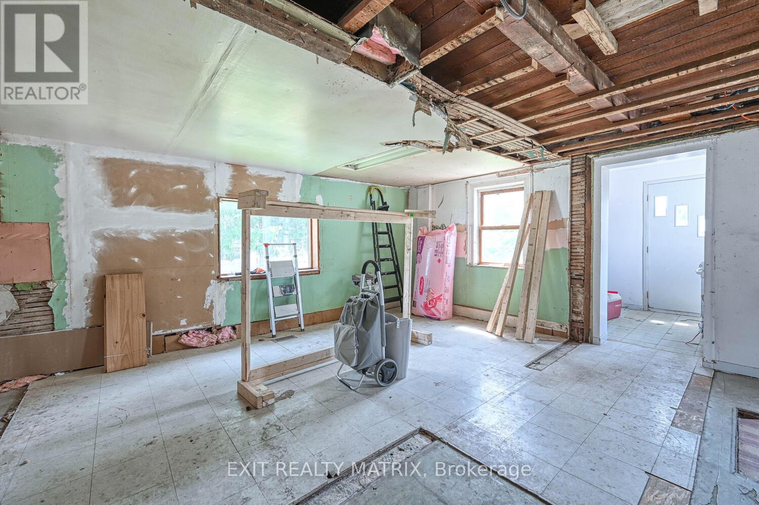 7771 Lawrence Street, Ottawa, Ontario  K0A 3J0 - Photo 8 - X12293625