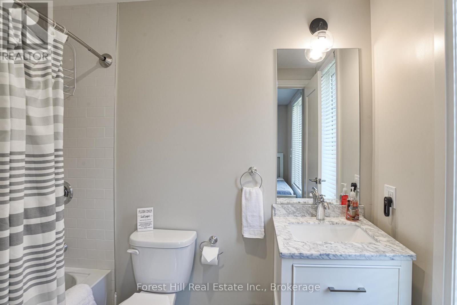 Unit 16 - 2054 Peninsula Road, Muskoka Lakes, Ontario  P0B 1G0 - Photo 5 - X12369294