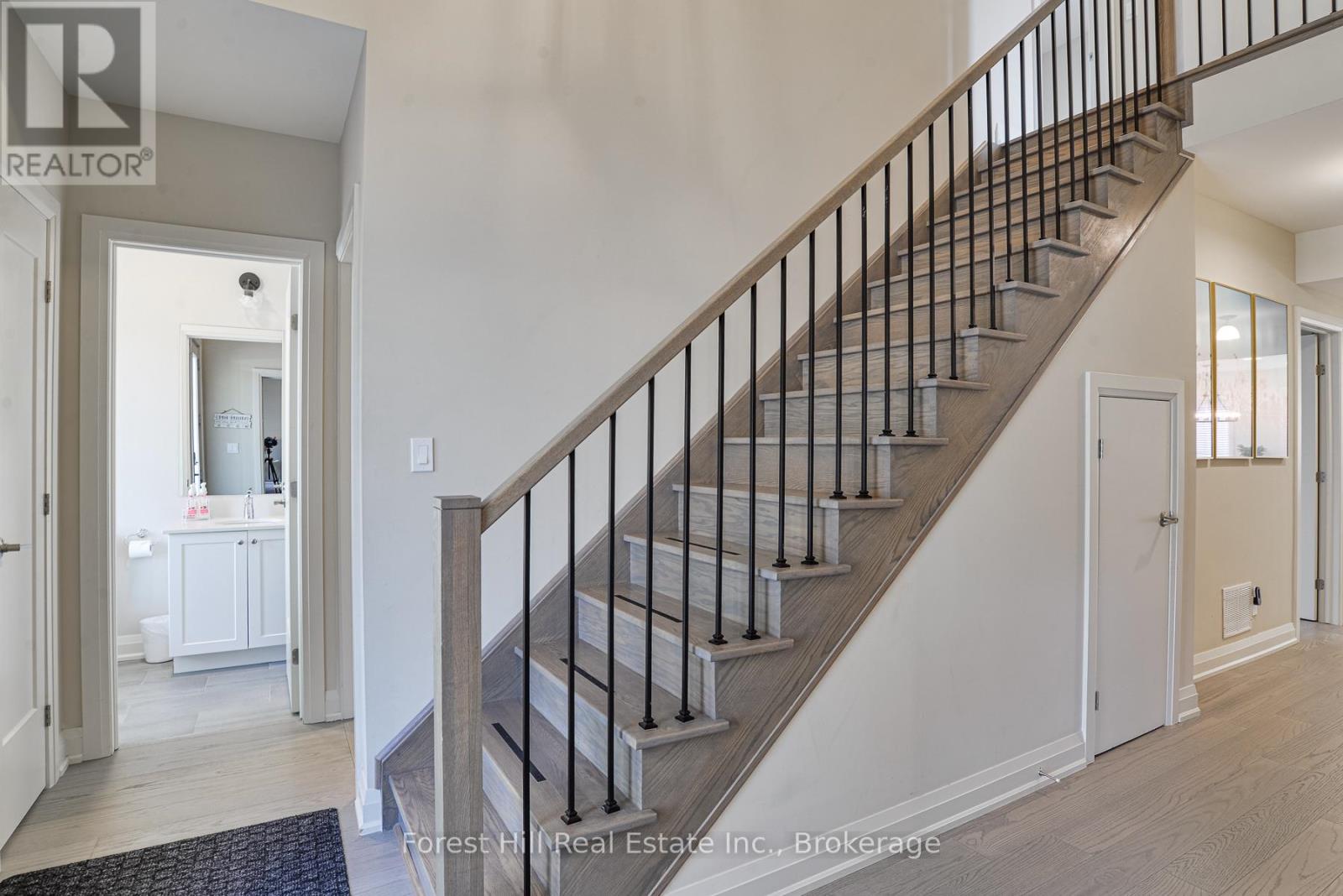 Unit 16 - 2054 Peninsula Road, Muskoka Lakes, Ontario  P0B 1G0 - Photo 6 - X12369294