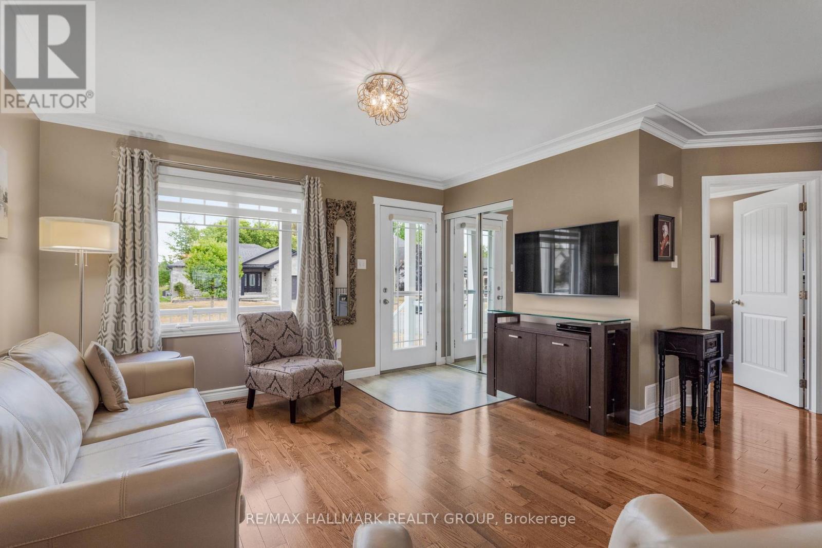 89 Pitre Street, Alfred And Plantagenet, Ontario  K0B 1A0 - Photo 7 - X12369297