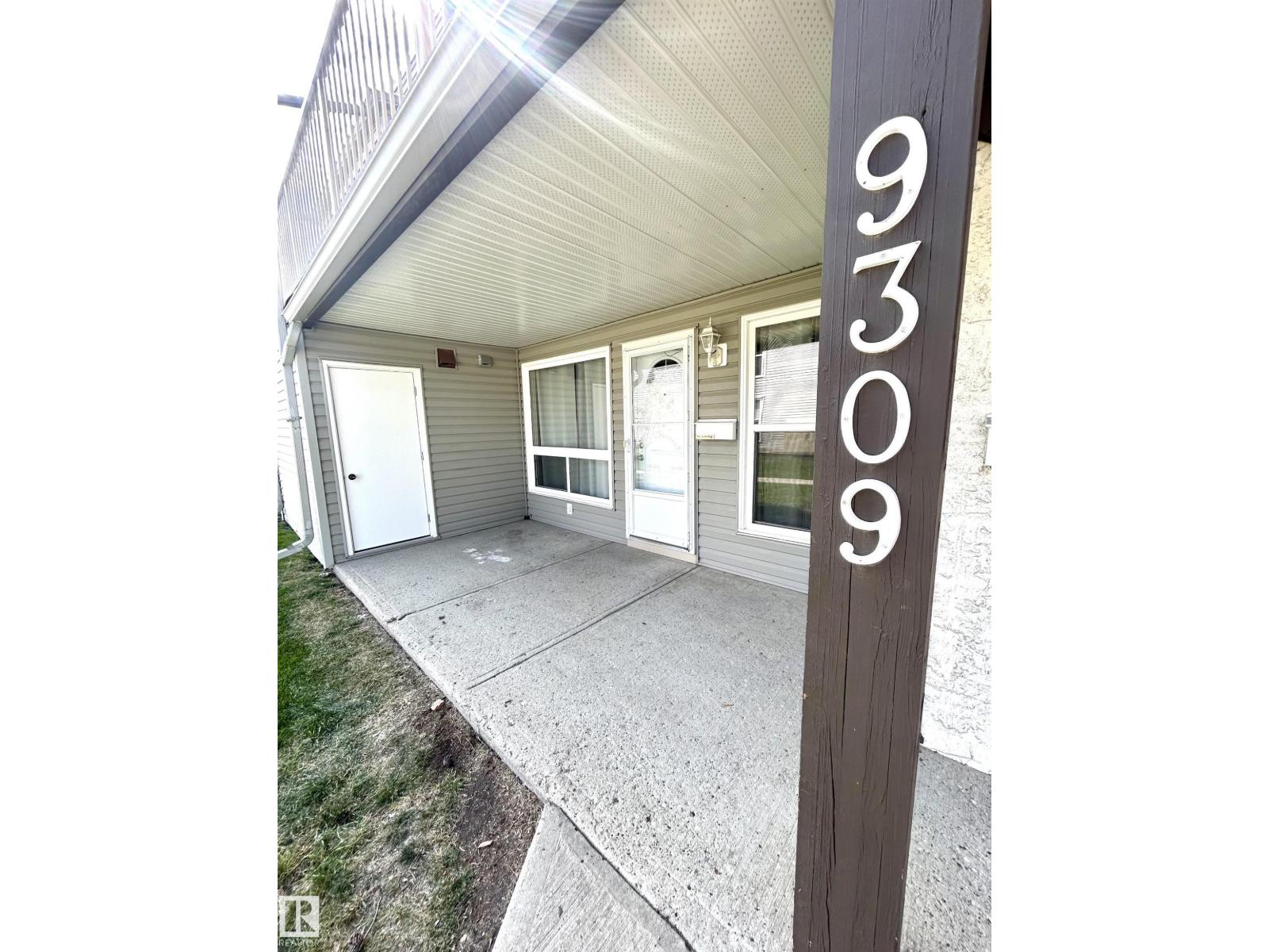 9309 172 St Nw, Edmonton, Alberta  T5T 3C3 - Photo 4 - E4454835