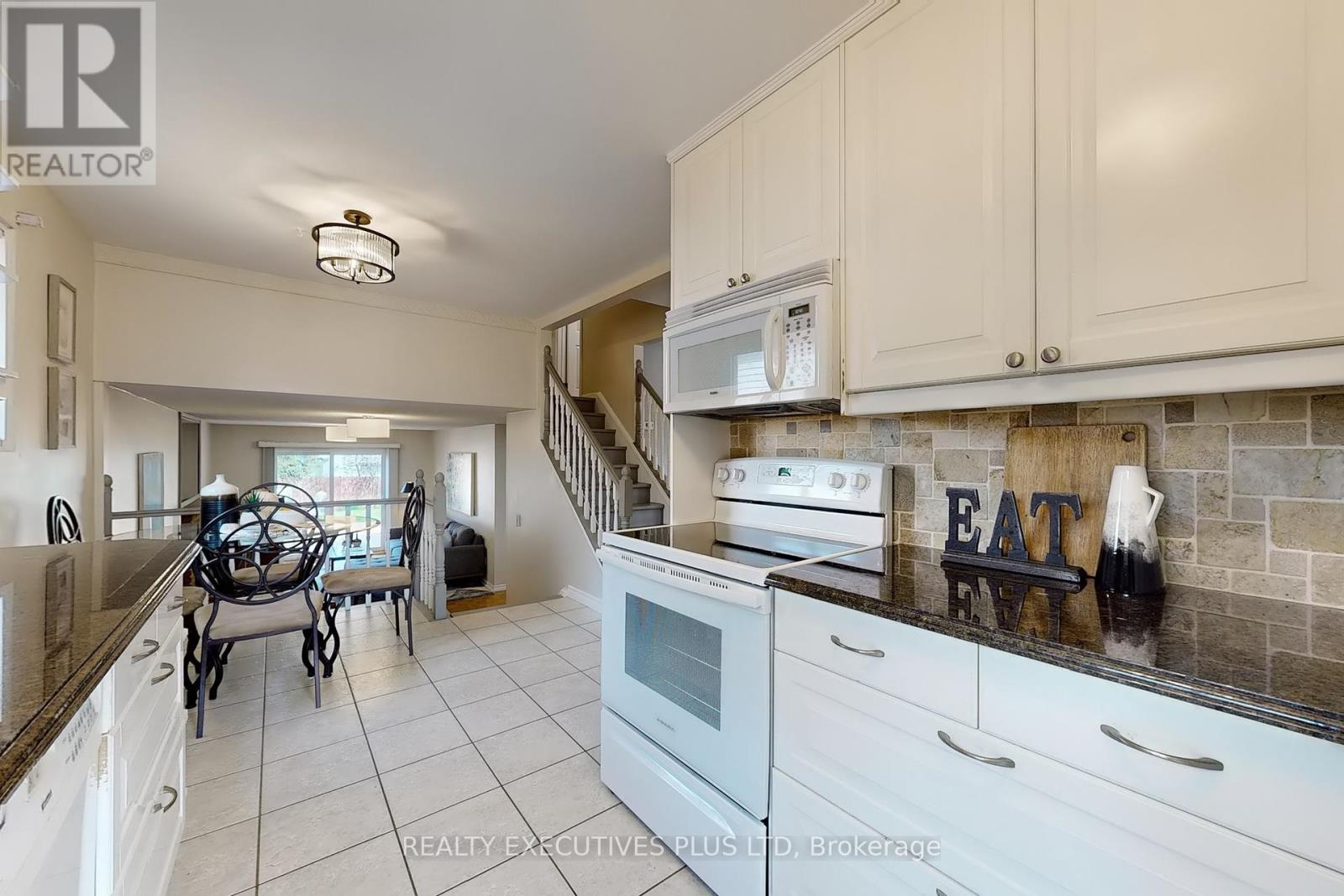 1304 Wharf Street, Pickering, Ontario  L1W 1A4 - Photo 10 - E12369332