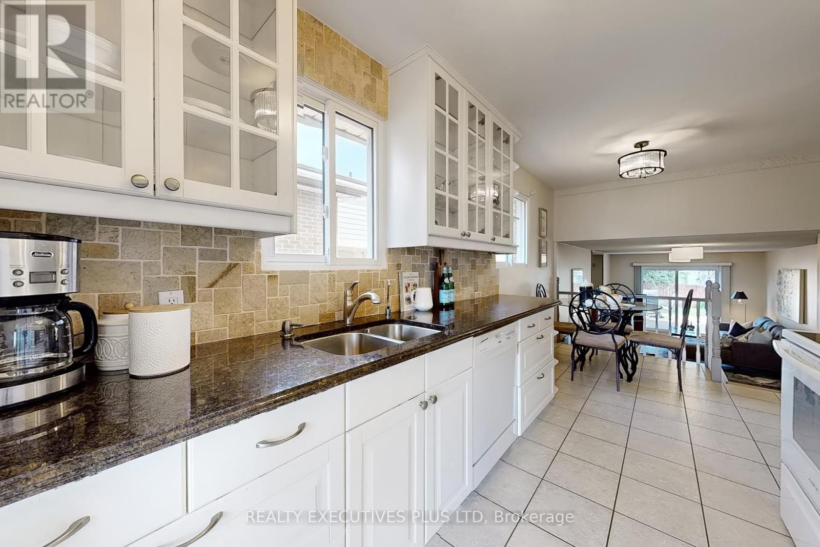 1304 Wharf Street, Pickering, Ontario  L1W 1A4 - Photo 11 - E12369332
