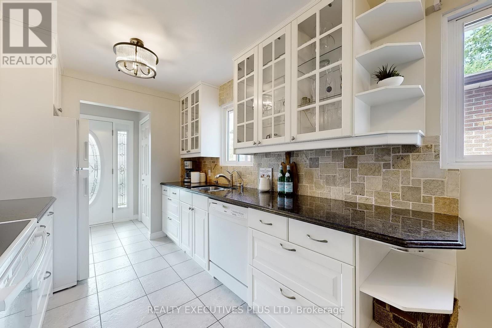 1304 Wharf Street, Pickering, Ontario  L1W 1A4 - Photo 8 - E12369332