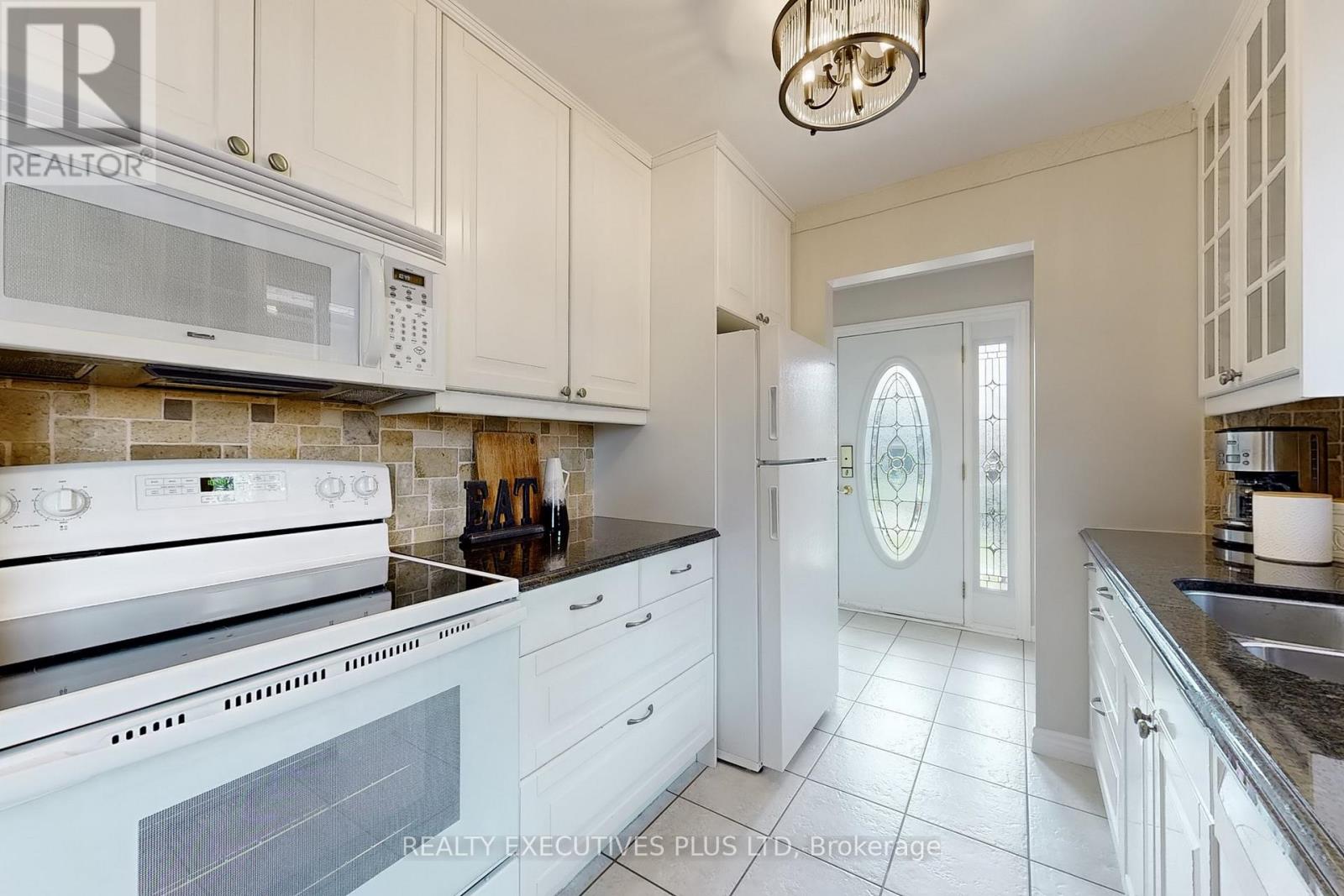 1304 Wharf Street, Pickering, Ontario  L1W 1A4 - Photo 9 - E12369332