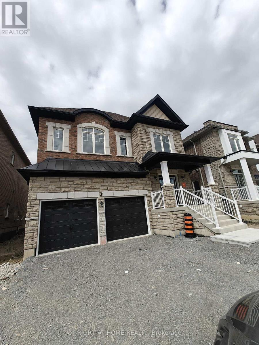 8 LA REINE AVENUE, Richmond Hill, Ontario