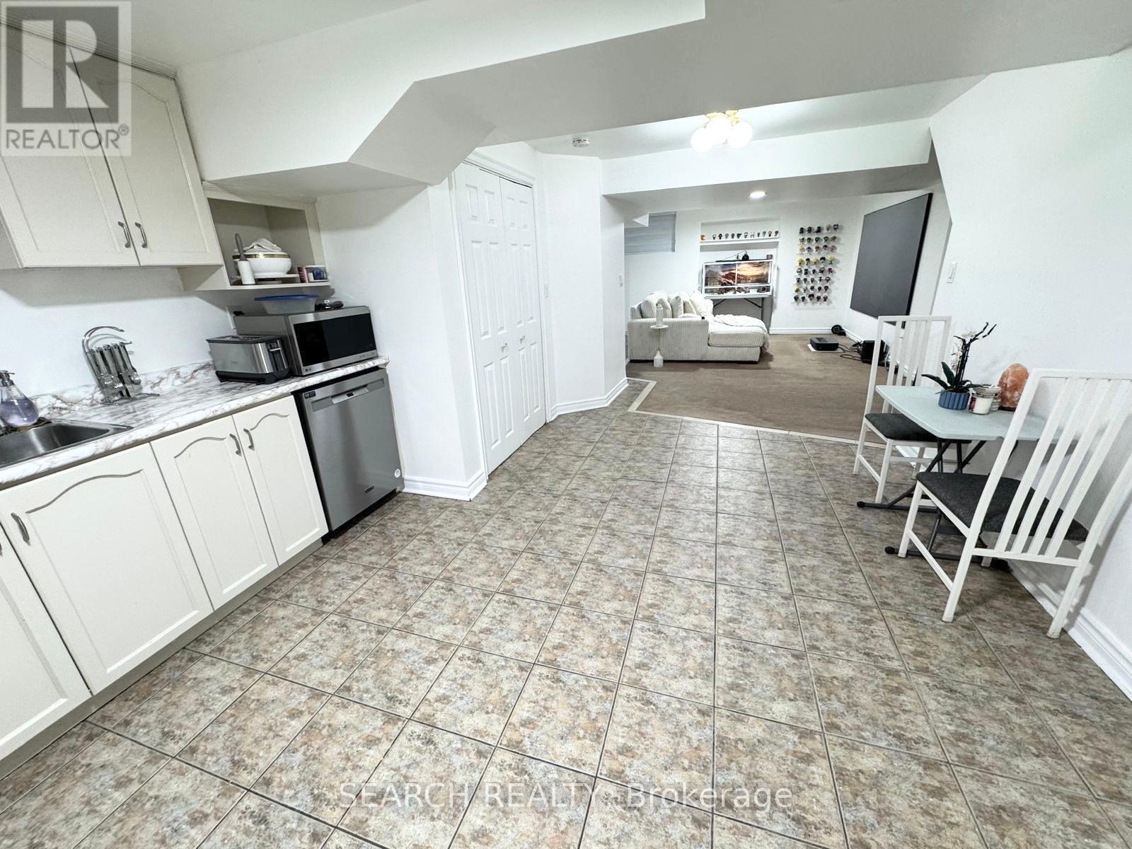 BASEMENT APT - 1010 WHITE CLOVER WAY, Mississauga, Ontario