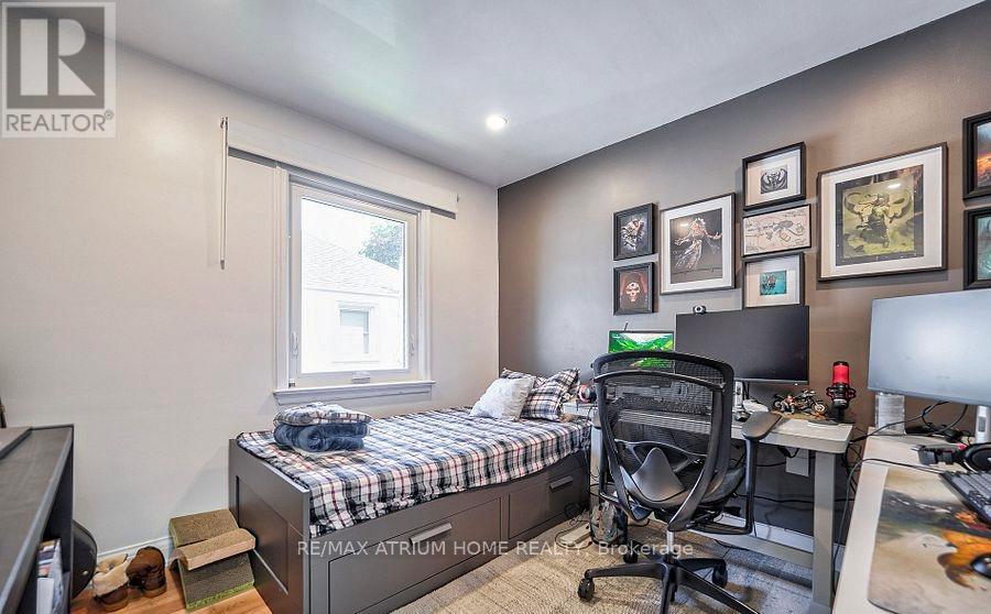567 Atwater Avenue, Mississauga, Ontario  L5G 2A7 - Photo 13 - W12369272