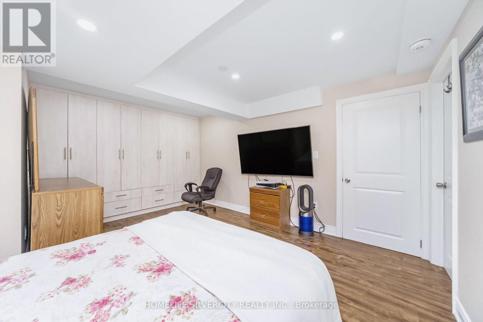 1587 Hallstone Road, Brampton, Ontario  L6Y 5K8 - Photo 45 - W12369275