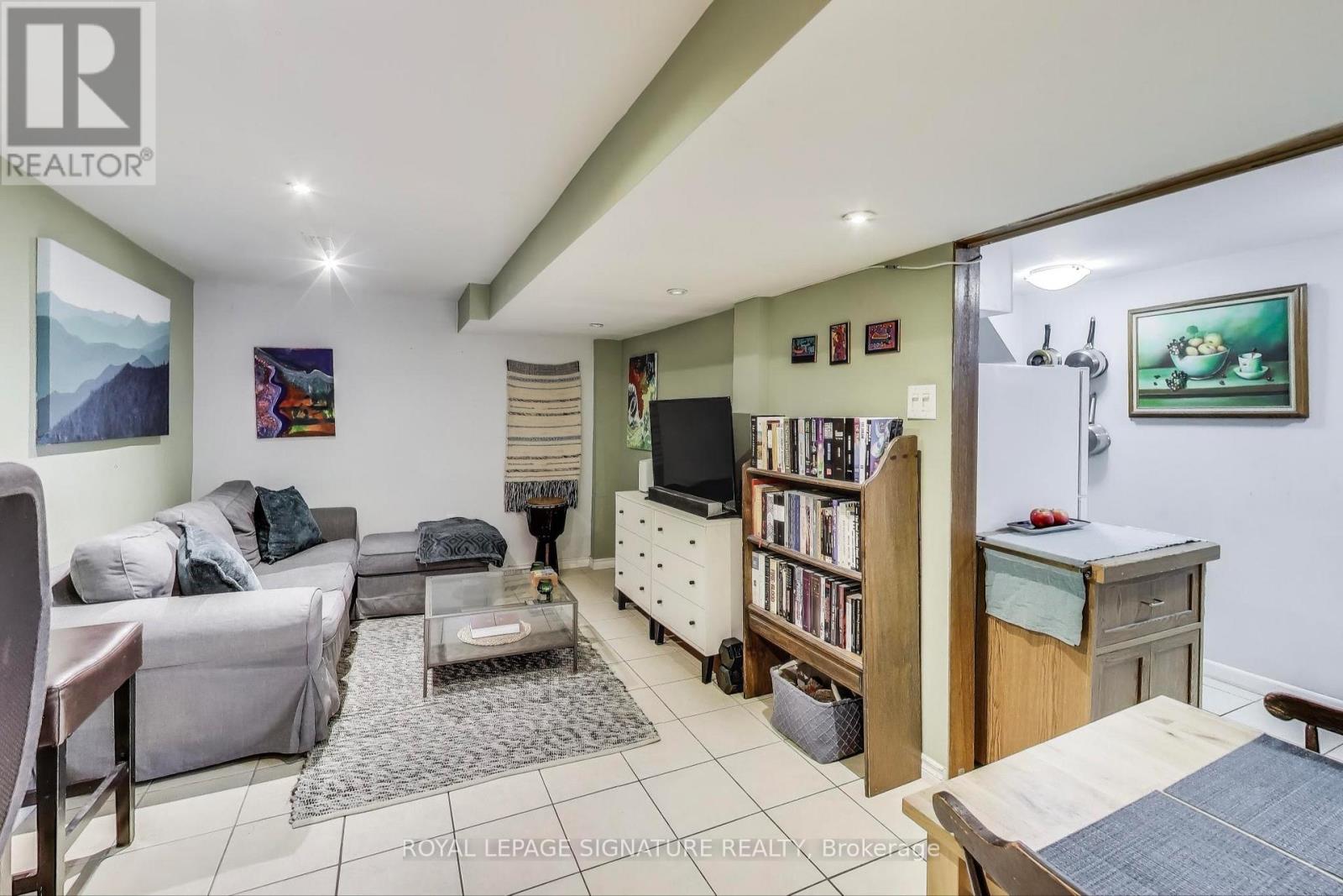 232 Pacific Avenue, Toronto (High Park North), Ontario  M6P 2P5 - Photo 32 - W12369277