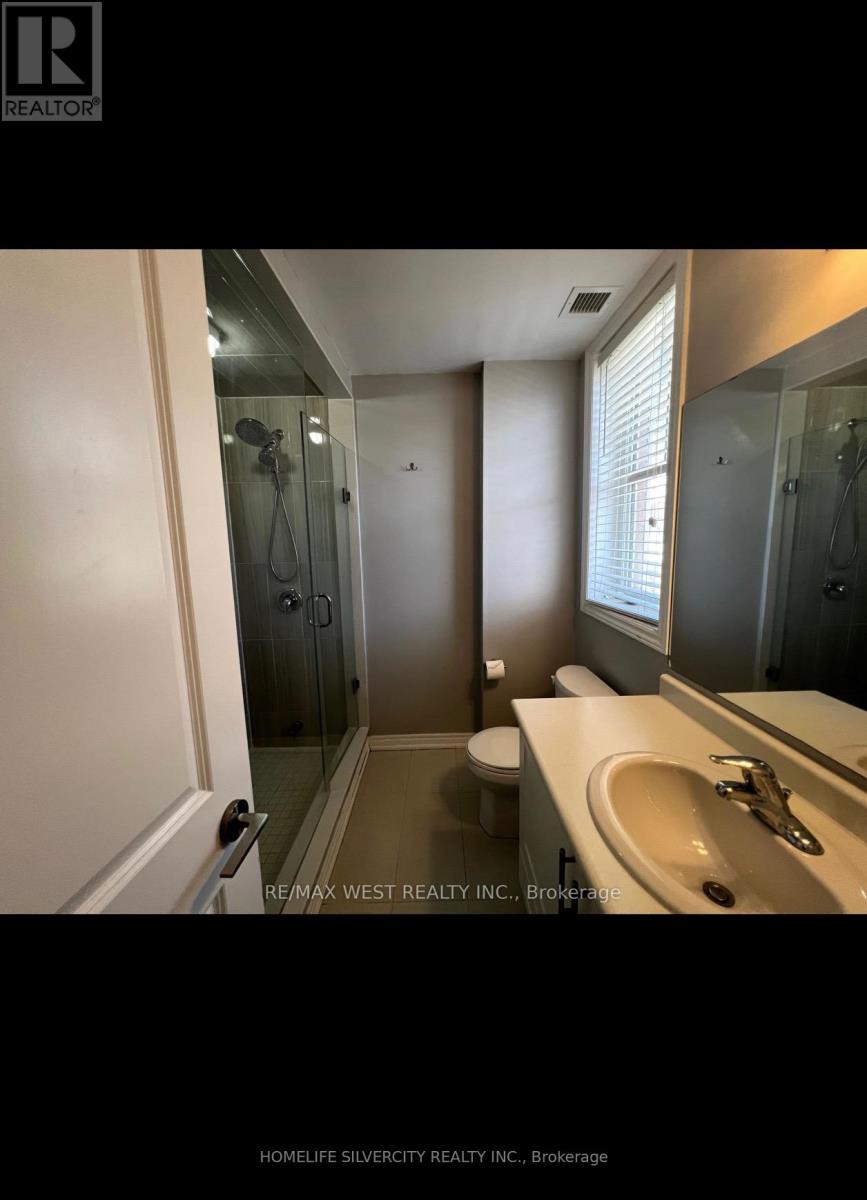 305 - 269 Georgian Drive, Oakville, Ontario  L6H 0L3 - Photo 14 - W12369287