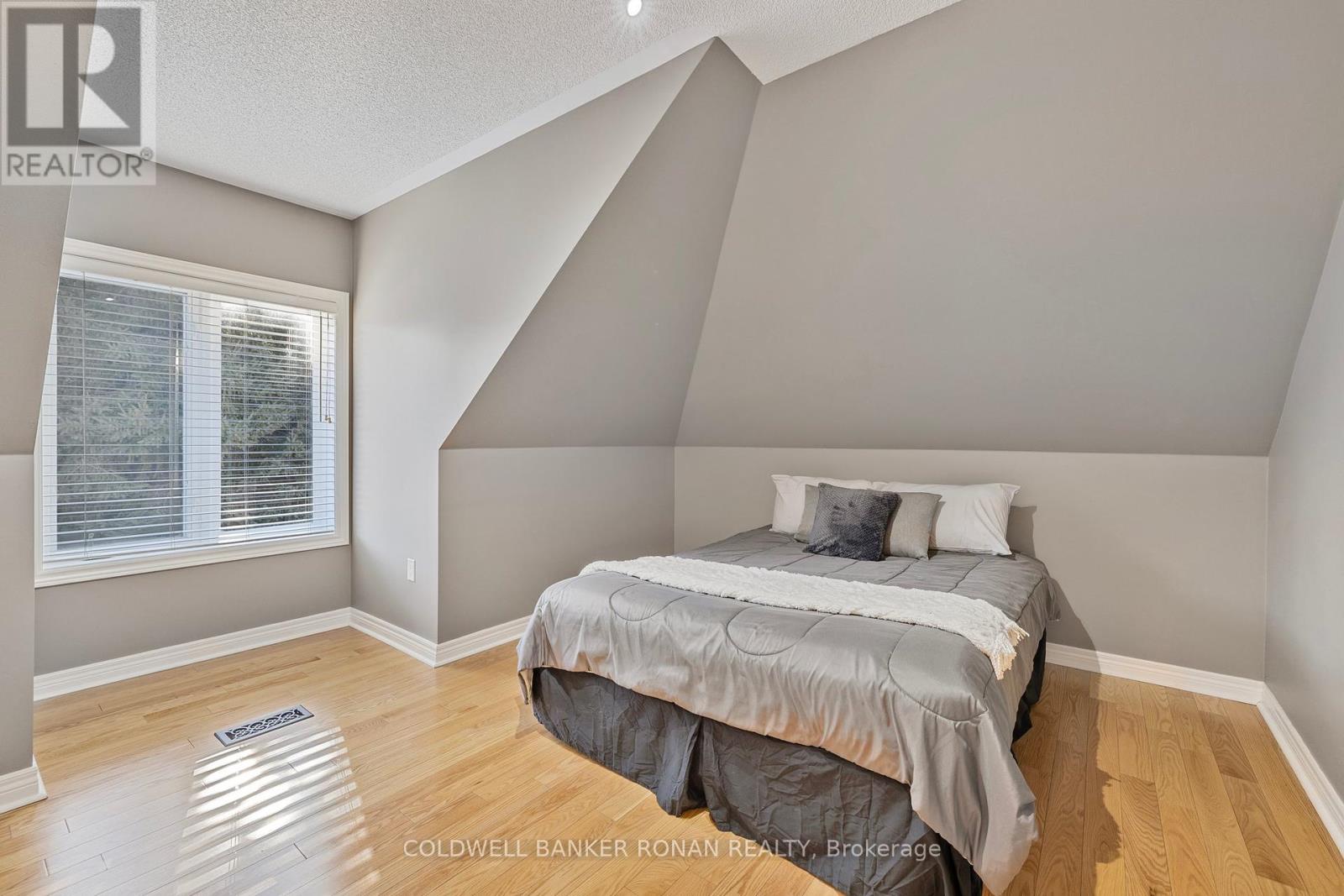 16 Indiana Drive, Caledon, Ontario  L7E 0C6 - Photo 26 - W12369302