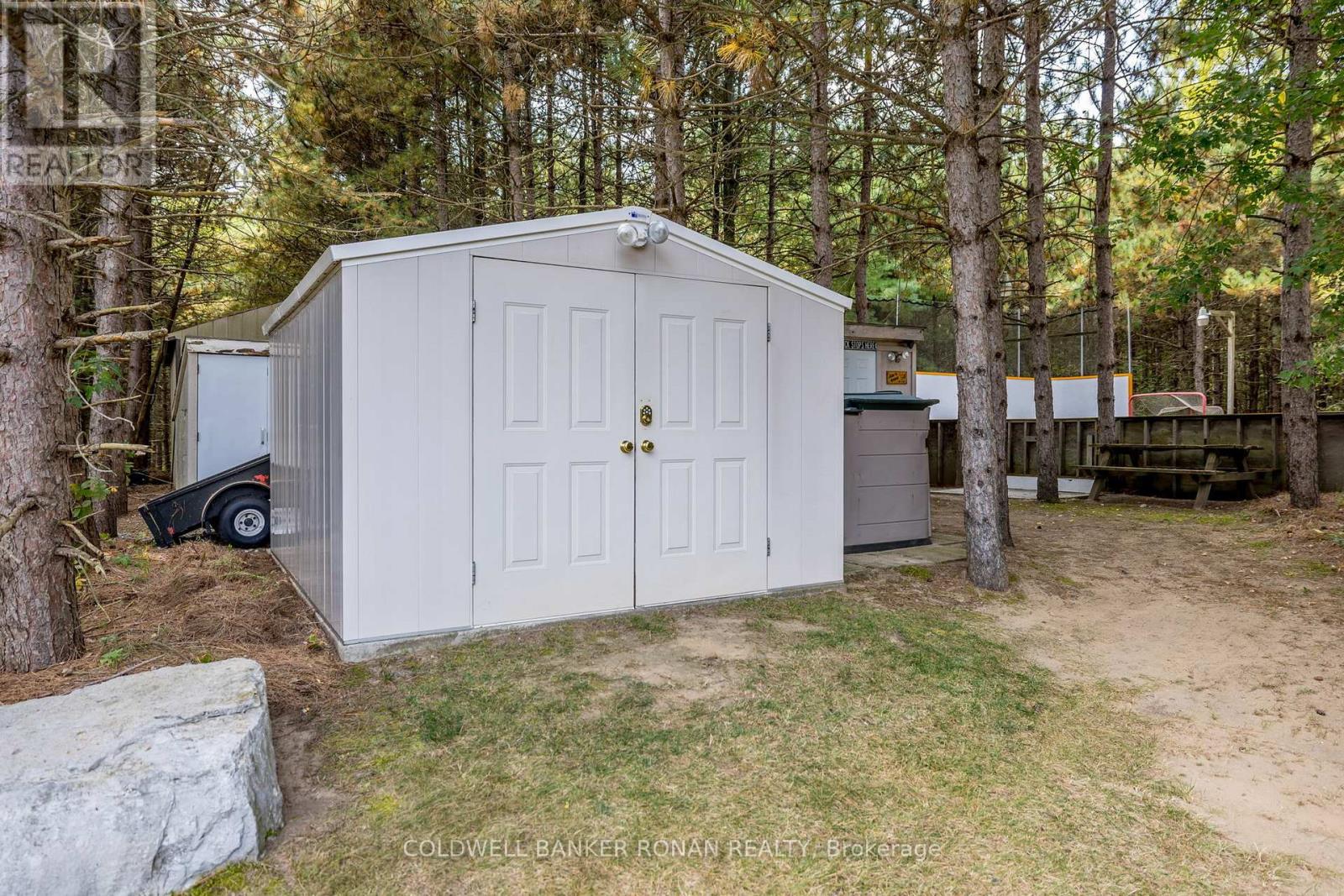 16 Indiana Drive, Caledon, Ontario  L7E 0C6 - Photo 38 - W12369302