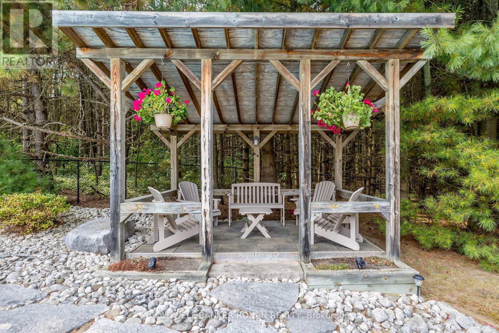 16 Indiana Drive, Caledon, Ontario  L7E 0C6 - Photo 43 - W12369302