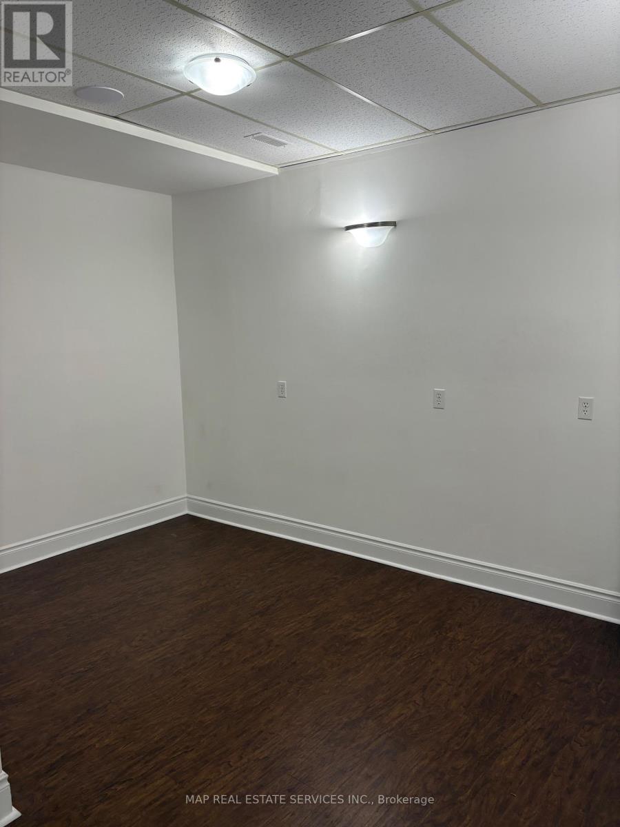 846 Browns Line, Toronto, Ontario  M8M 3W2 - Photo 14 - W12369308