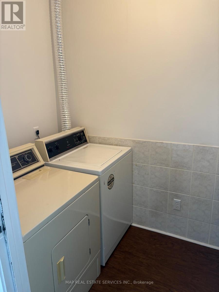846 Browns Line, Toronto, Ontario  M8M 3W2 - Photo 21 - W12369308