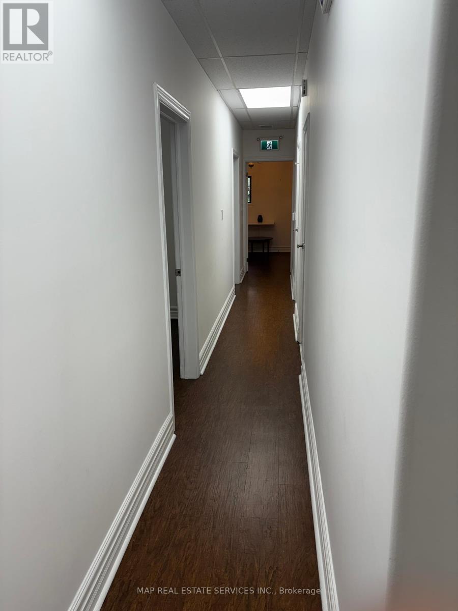 846 Browns Line, Toronto, Ontario  M8M 3W2 - Photo 6 - W12369308