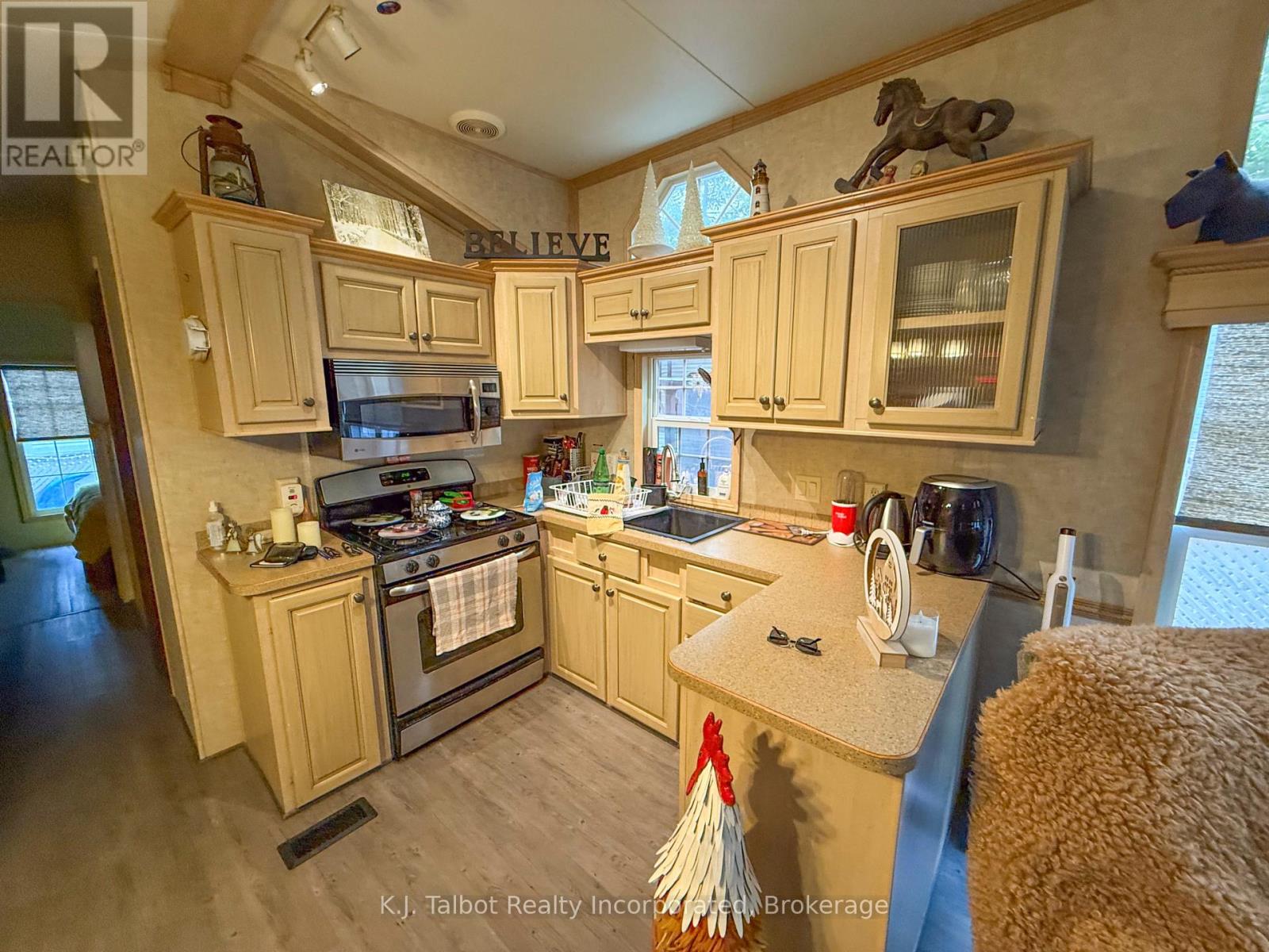 Unit 36 Beacon Ln South - 77719 Bluewater Highway, Bluewater, Ontario  N0M 1G0 - Photo 2 - X12369338